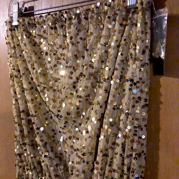 Venus Couture evening dress - Picture 3 of 3